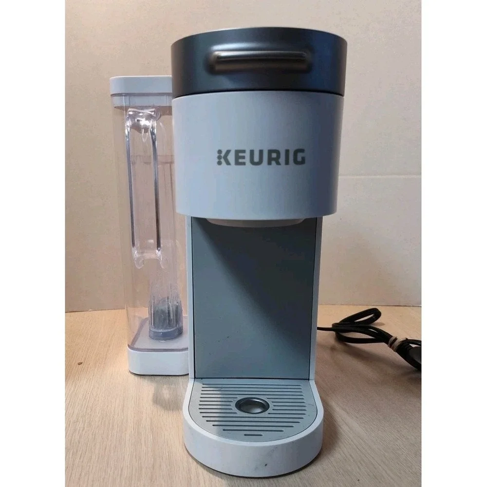 Keurig K-Supreme Single Serve K-Cup Pod Coffee Machine Ivory K910